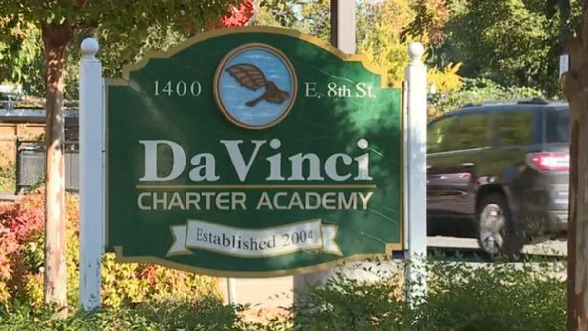 นักเรียนไฮสคูลสหรัฐฯอบคุกกี้จากอัฐิยายแจกเพื่อน