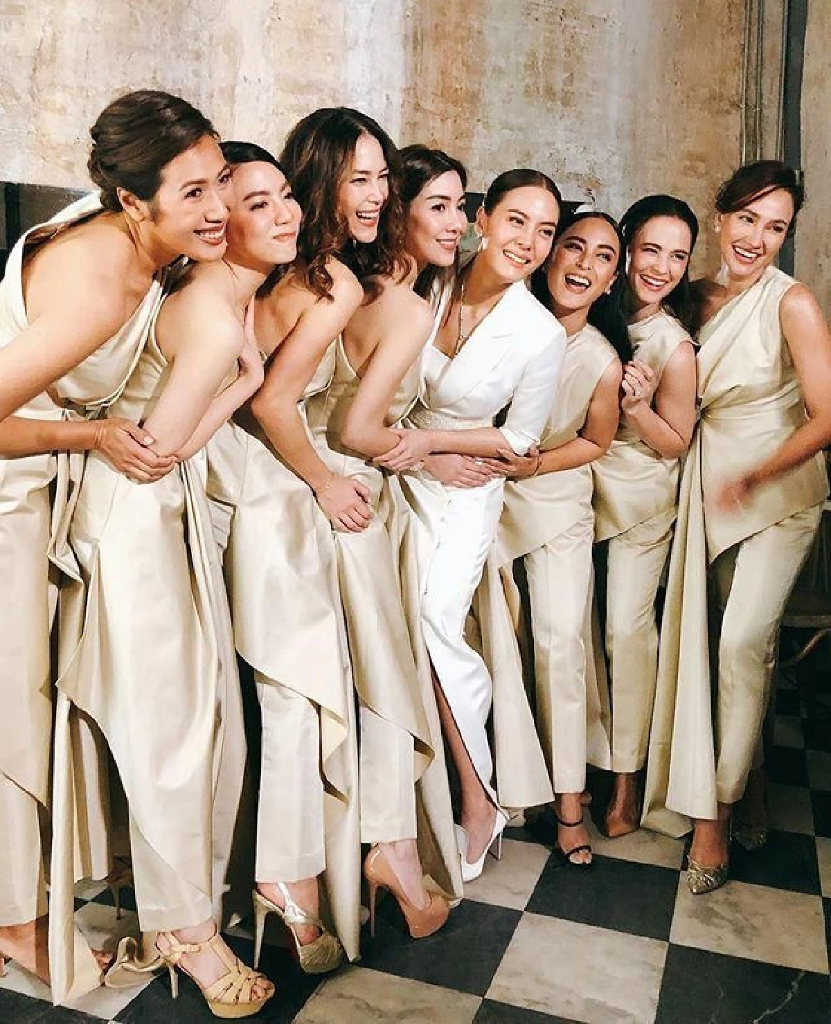 ไม่สนิทเหมือนเก่า! วันสำคัญของ เจนี่ ไร้เงา คริส หอวัง เป็นเพื่อนเจ้าสาว