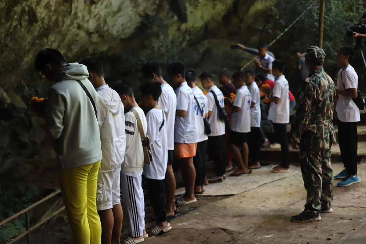เปิดประตูปากถ้ำหลวง13หมูป่าทำบุญครบ100วันจ่าแซม
