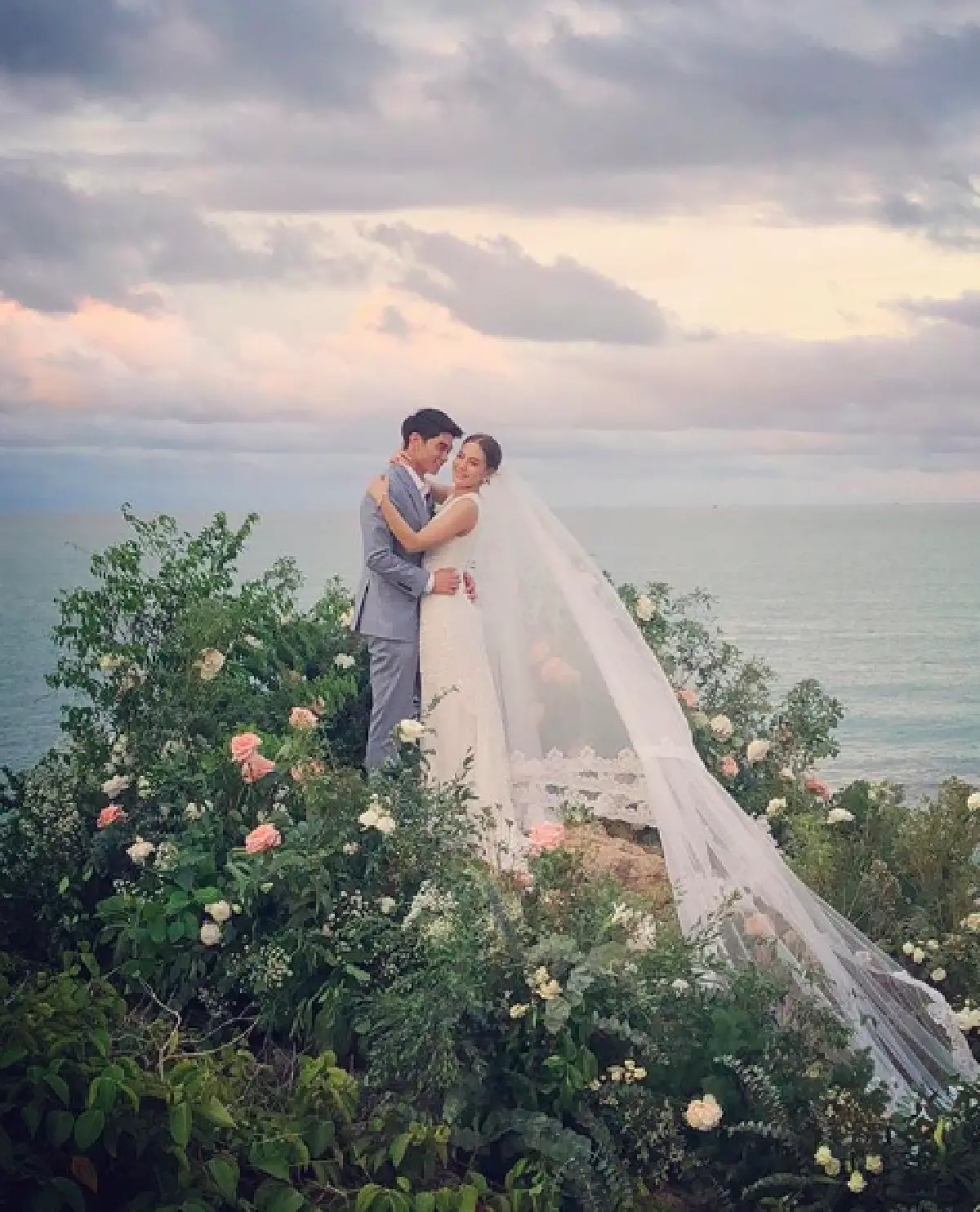 “เจนี่-มิกกี้” ทุ่มเงินปิดเกาะโรงแรมหรู ฉลองปาร์ตี้แต่งงานสุดโรแมนติก