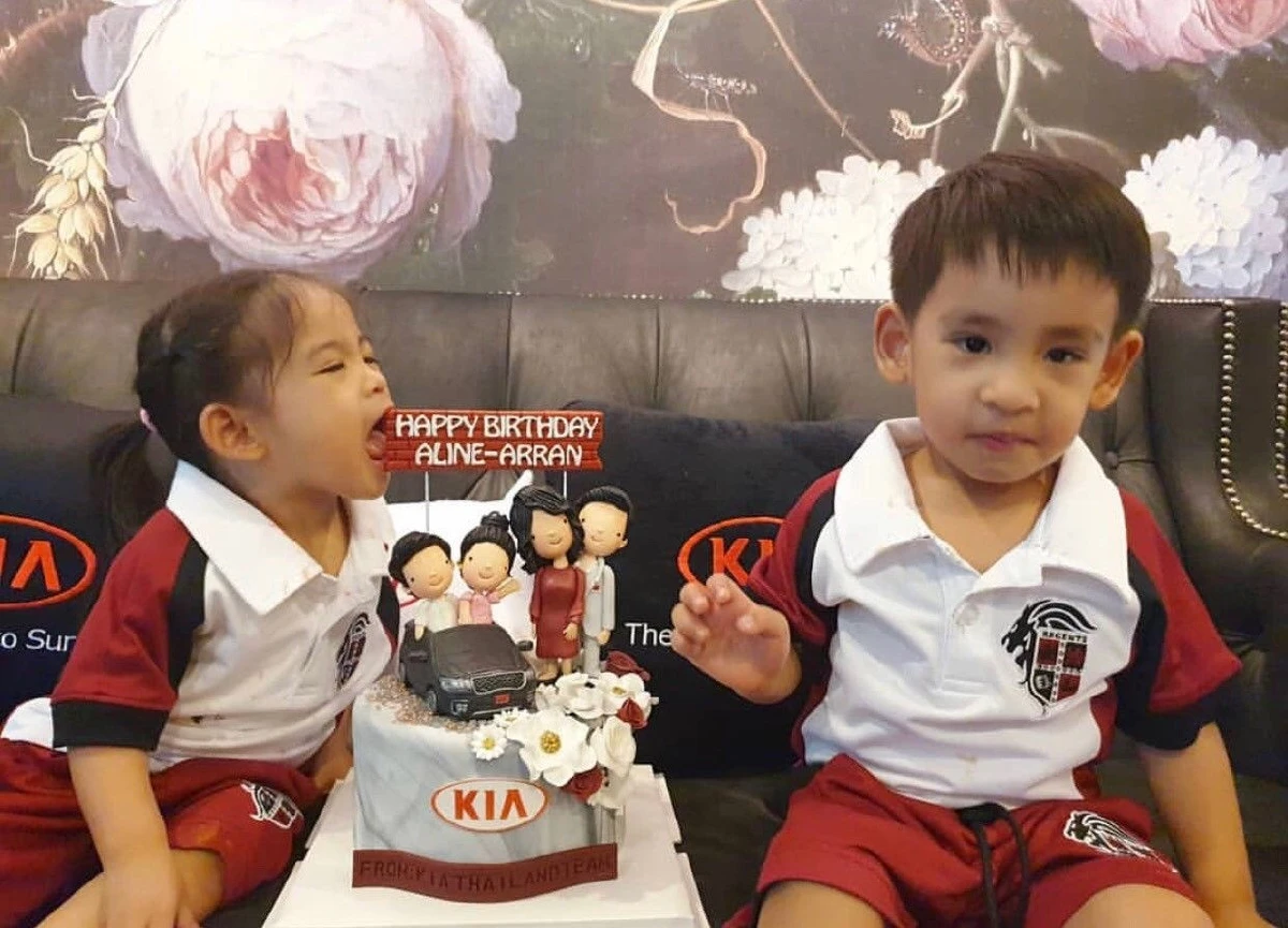 10 ภาพ น้องอลิน-อลัน สองพี่น้องยิ่งโตยิ่งน่ารักน่าเอ็นดูที่สุด