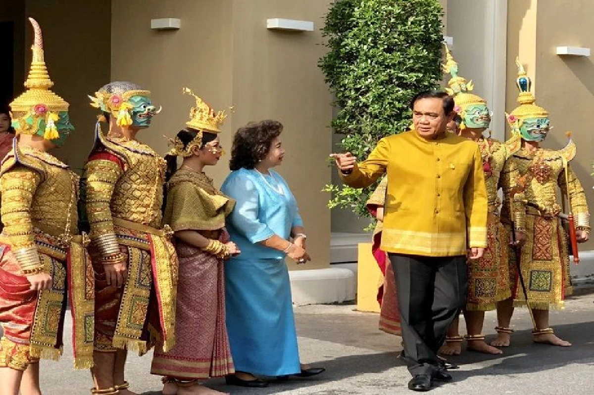 #ลุงตู่ดิจิทัล อารมณ์ดี ถ่ายรูปสื่อ อัพลงโซเชียล