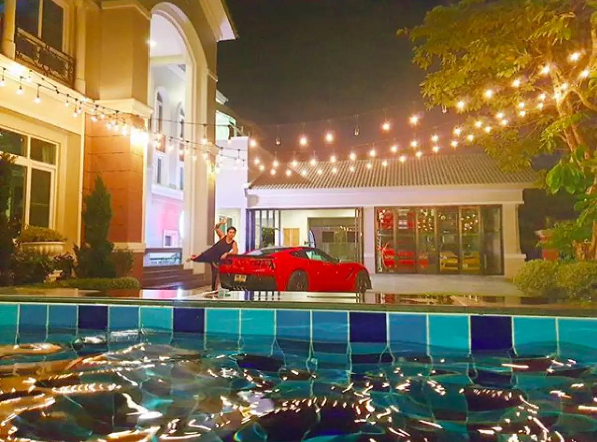 ”ดีเจเพชรจ้า” ยอมทุบโรงเก็บรถ เพื่อทำห้องกระจกเก็บรถเข็นให้ “น้องไทก้า”