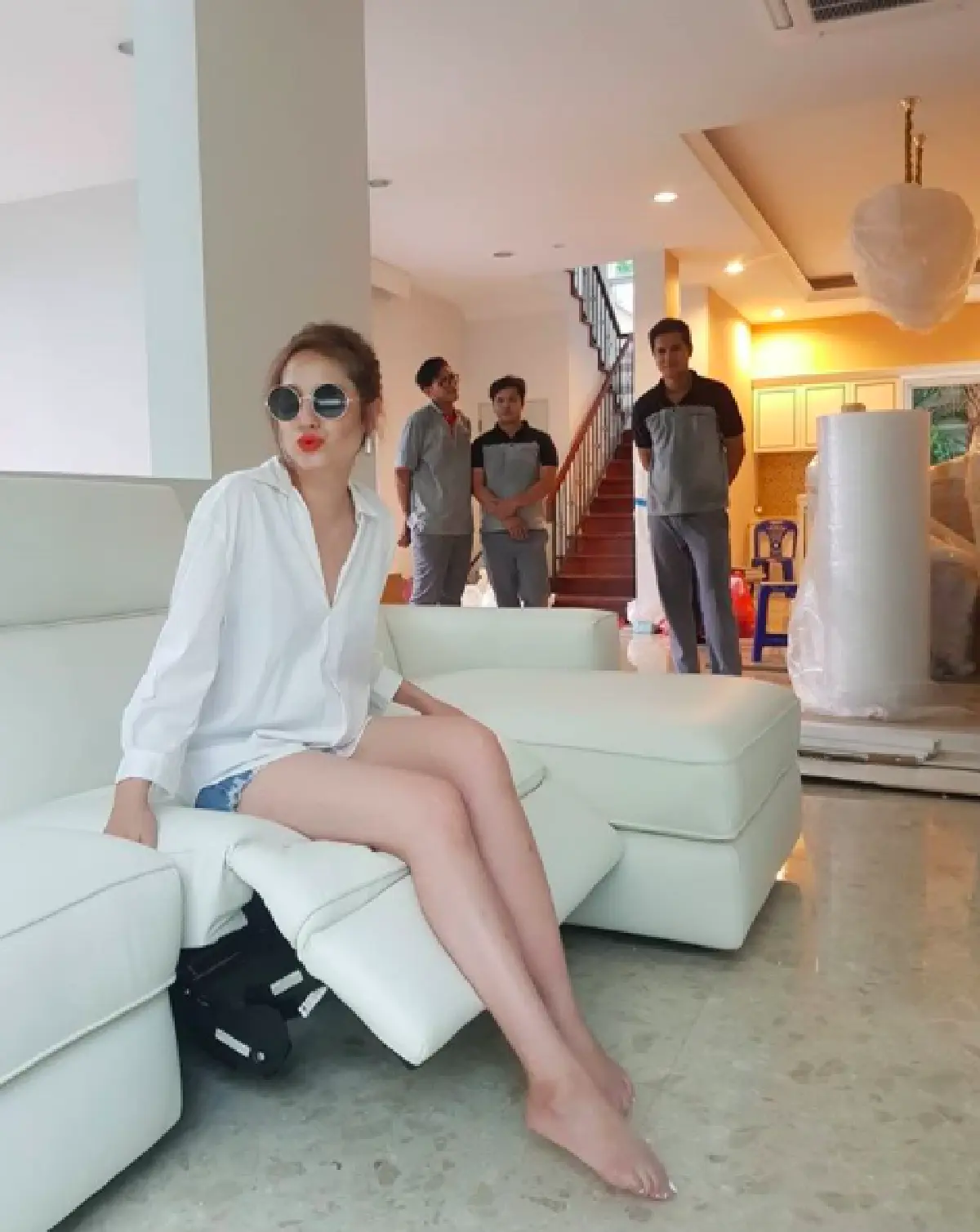 “ขวัญ อุษามณี” ทุ่มทุนทำบ้านกว่า 30 ล้านบาท หรูหรา อลังการน่าอยู่มาก