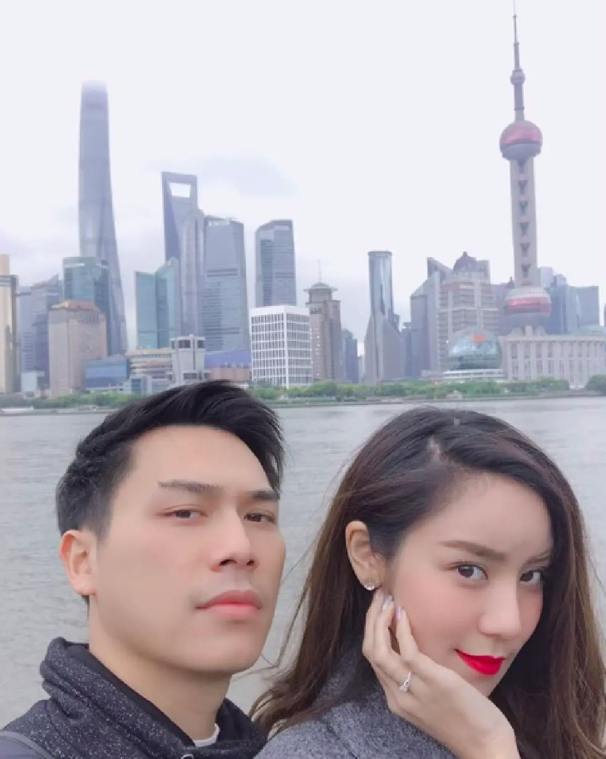 “ขนมจีน” ควงว่าที่เจ้าบ่าว “ไฮโซเคน” ถ่ายภาพพรีเวดดิ้งในแบบมินิมอลสุดเท่