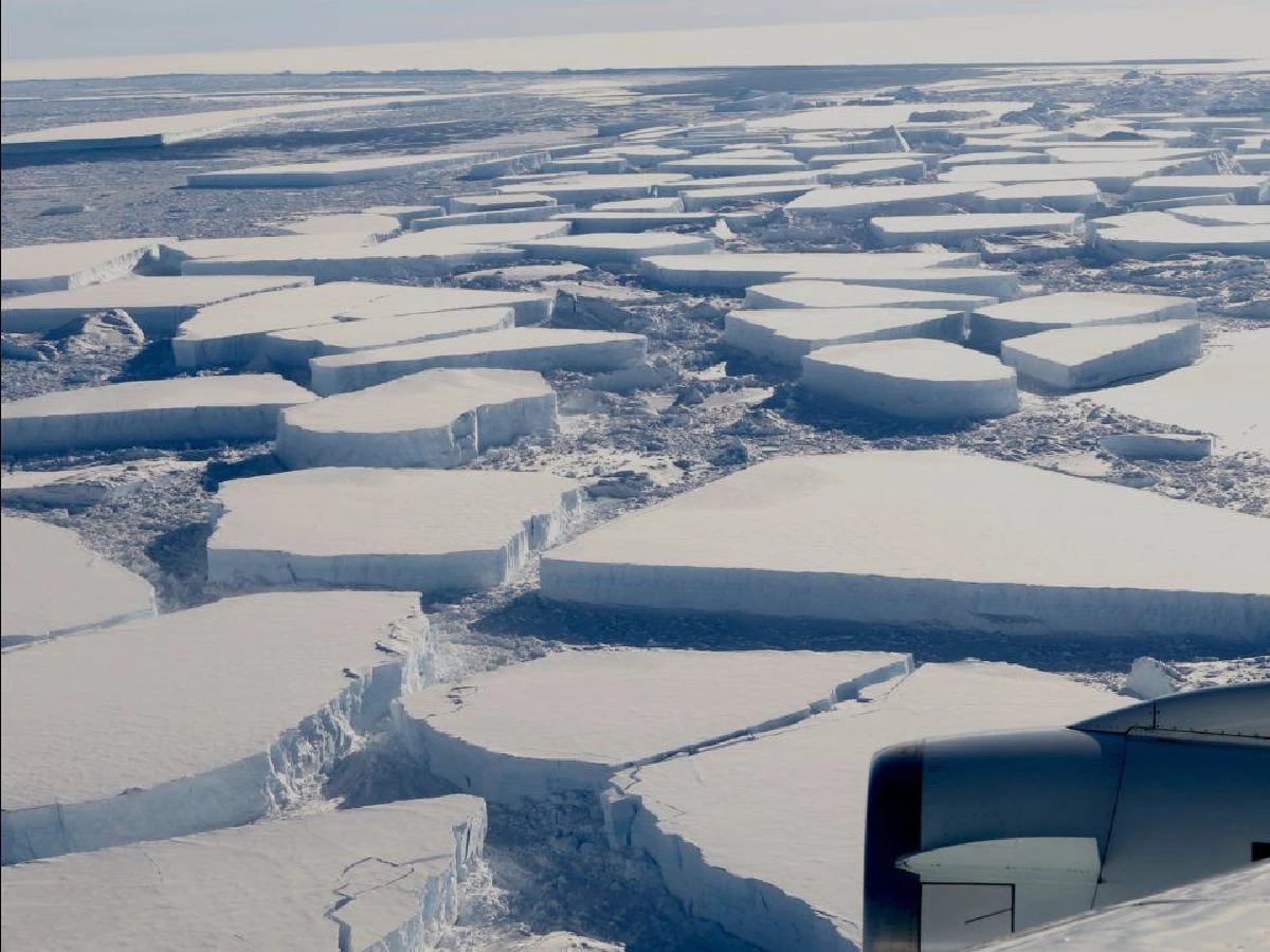 นาซ่ายืนยัน น้ำแข็งขั้วโลกทรงเรขาคณิตเกิดขึ้นตามธรรมชาติ