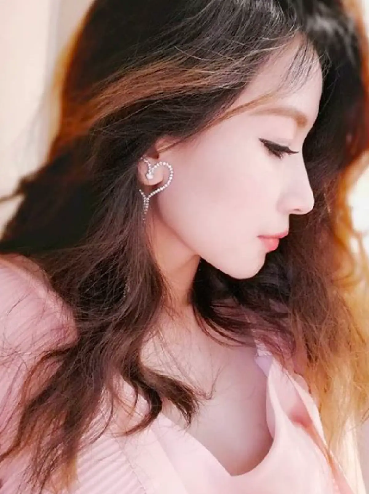 ยังจำได้ไหม!? "หว่าหวา ไชน่าดอลล์” ปัจจุบันวัย 39 ปี หลังฉีดไขมันเติมเต็มความเด้ง