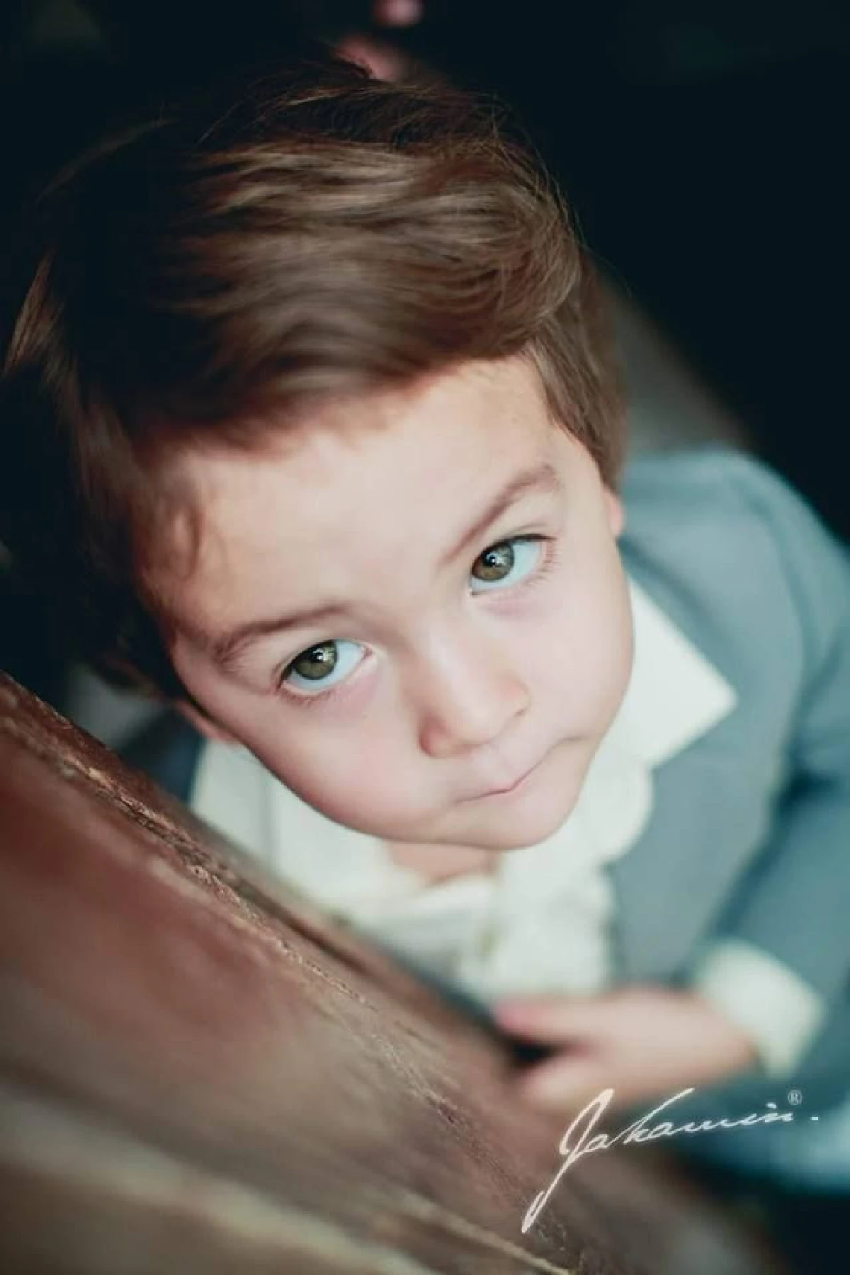 น้องลูก้า ลูกชายพอลล่า หล่อใสออร่าตั้งแต่เด็ก ทำเอาแฟนๆหลงหัวปักหัวปำ