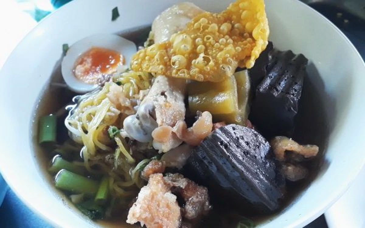 ก๋วยเตี๋ยวกะลาป้าอุ่น 35 ปี คู่น้ำยมสวรรคโลก