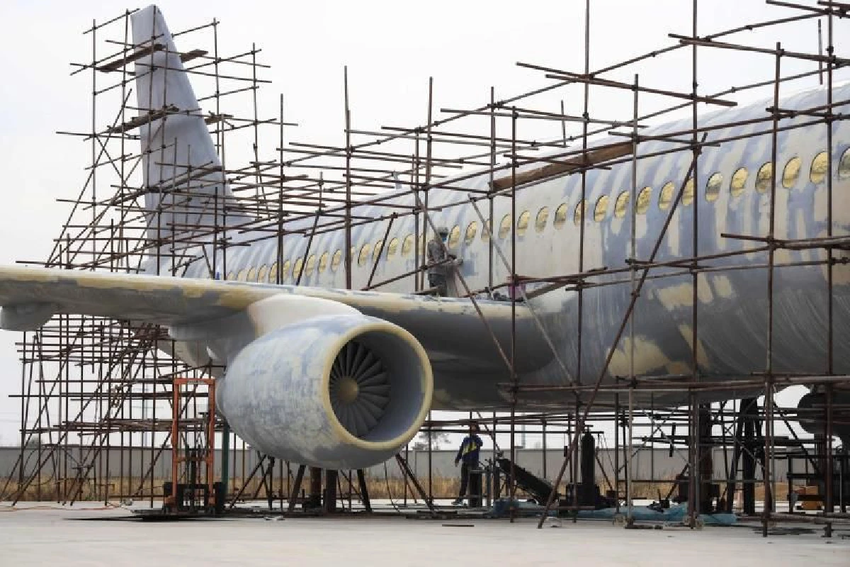 ชาวไร่จีนสร้างเครื่องบินเติมเต็มฝันในวัยเด็ก