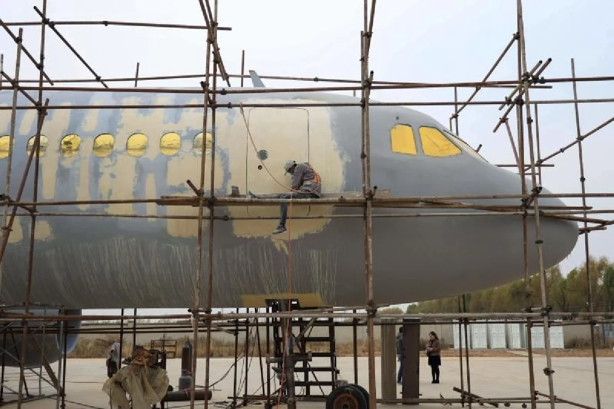 ชาวไร่จีนสร้างเครื่องบินเติมเต็มฝันในวัยเด็ก