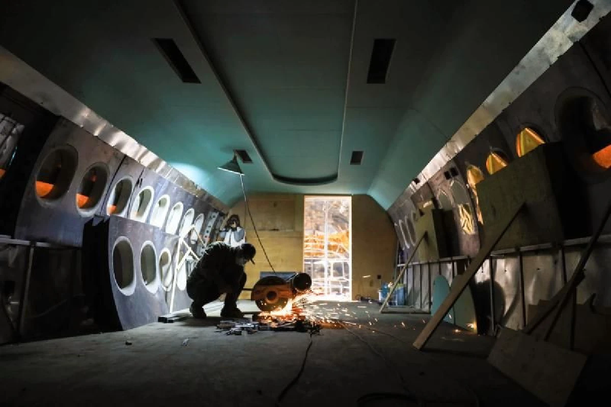 ชาวไร่จีนสร้างเครื่องบินเติมเต็มฝันในวัยเด็ก