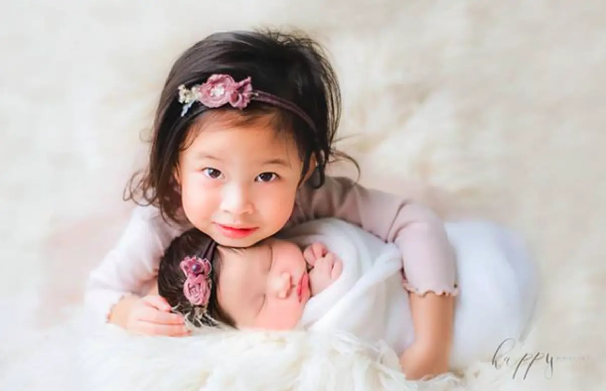 “น้องปริม-น้องปราง” ลูกสาวสุดคิ้วท์ของ “พ่อมิค-แม่เบนซ์” ถ่ายแบบคู่กันครั้งแรก น่ารักมาก