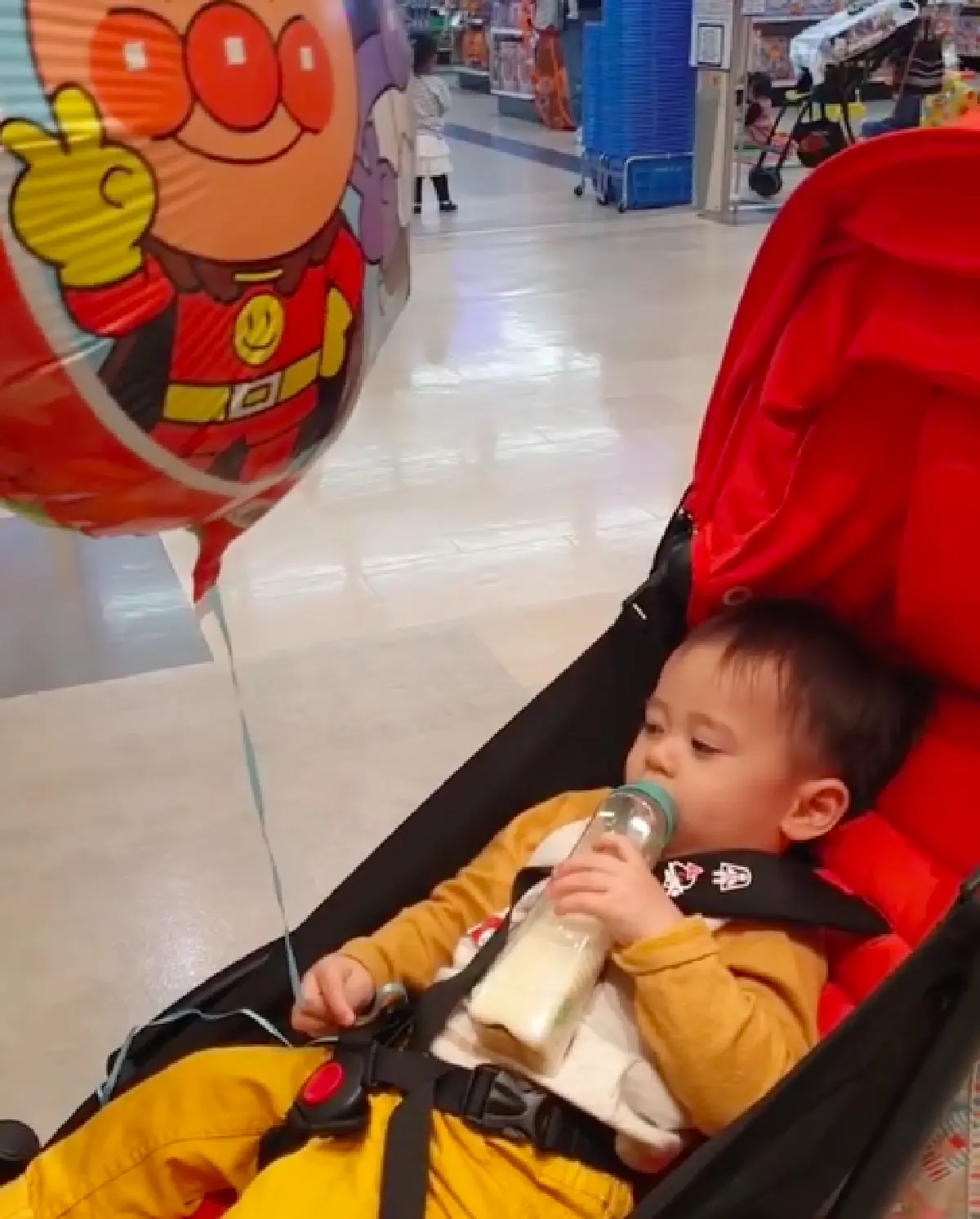 ซูมคอสตูม “ชมพู่ อารยา” จัดเต็มแฟชั่นทริปญี่ปุ่น แม้กระเตงลูกเที่ยวด้วยก็ไม่หวั่น