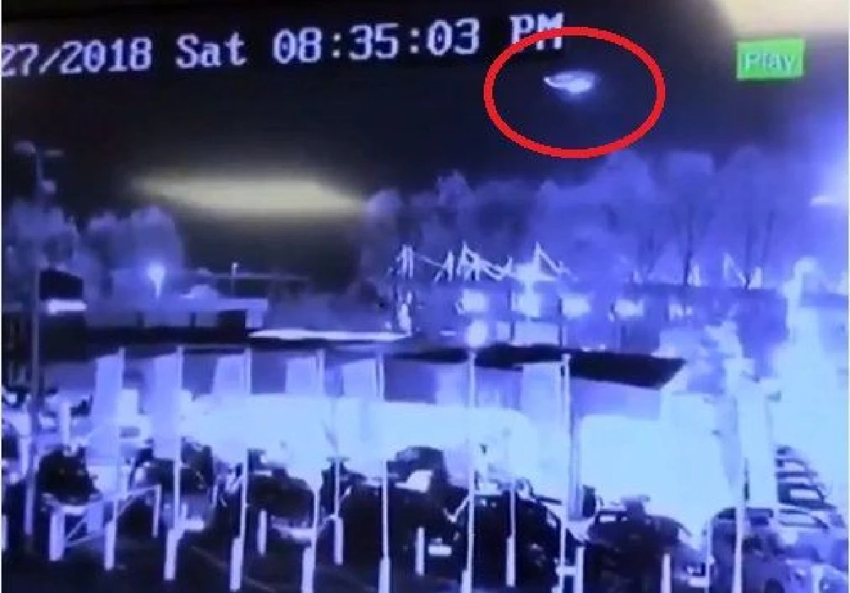 สื่อต่างประเทศเผยคลิปนาทีเฮลิคอปเตอร์ตกข้างสนามเลสเตอร์