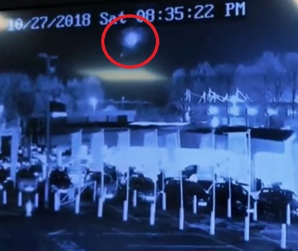 สื่อต่างประเทศเผยคลิปนาทีเฮลิคอปเตอร์ตกข้างสนามเลสเตอร์