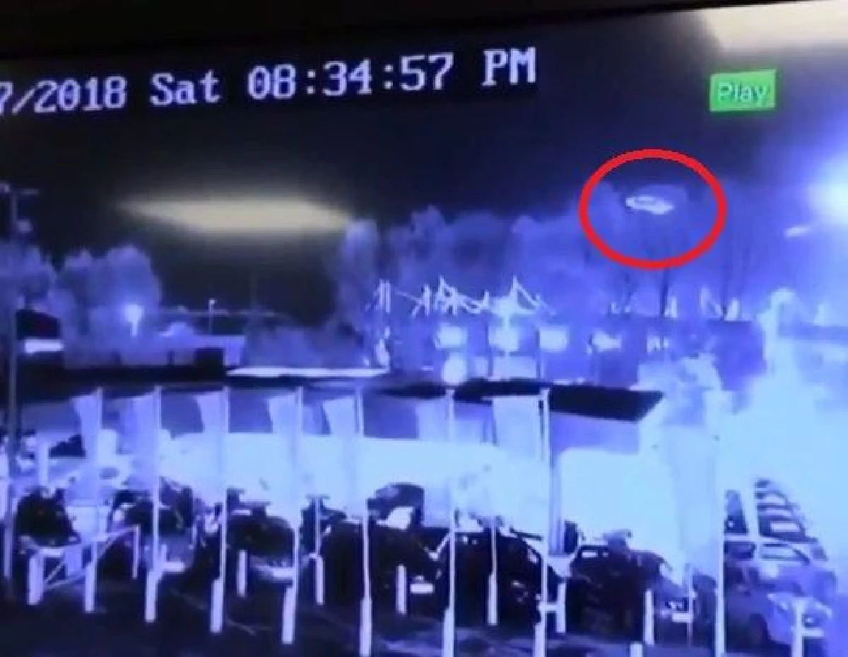 สื่อต่างประเทศเผยคลิปนาทีเฮลิคอปเตอร์ตกข้างสนามเลสเตอร์