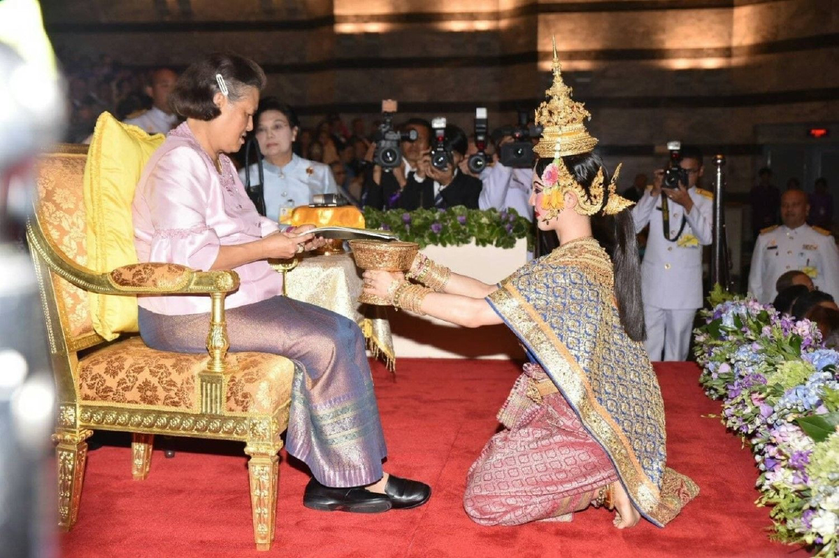 "สมเด็จพระเทพฯ"เสด็จทอดพระเนตรการแสดงโขนมูลนิธิส่งเสริมศิลปาชีพฯ "สมเด็จพระเทพฯ"เสด็จทอดพระเนตรการแสดงโขนมูลนิธิส่งเสริมศิลปาชีพฯ