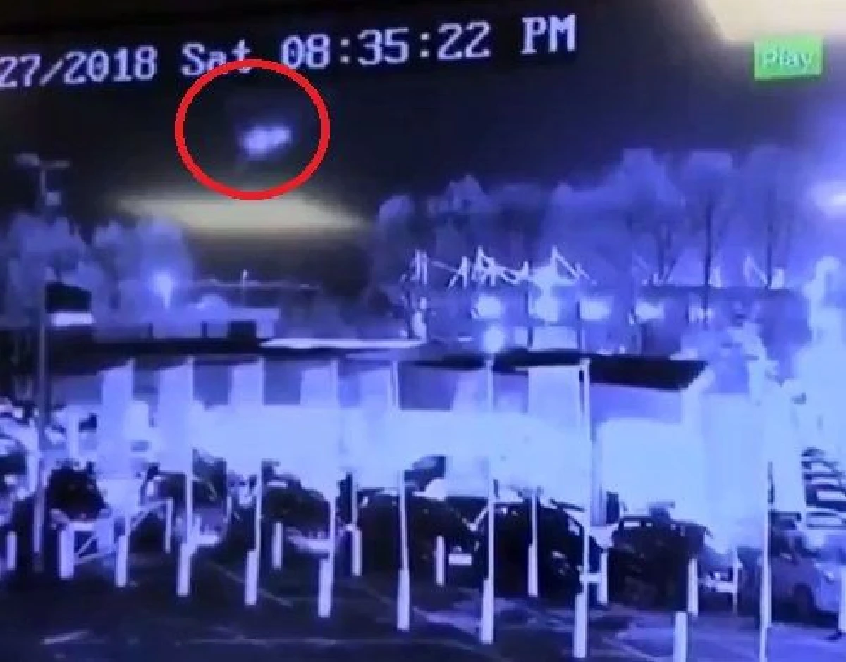 สื่อต่างประเทศเผยคลิปนาทีเฮลิคอปเตอร์ตกข้างสนามเลสเตอร์