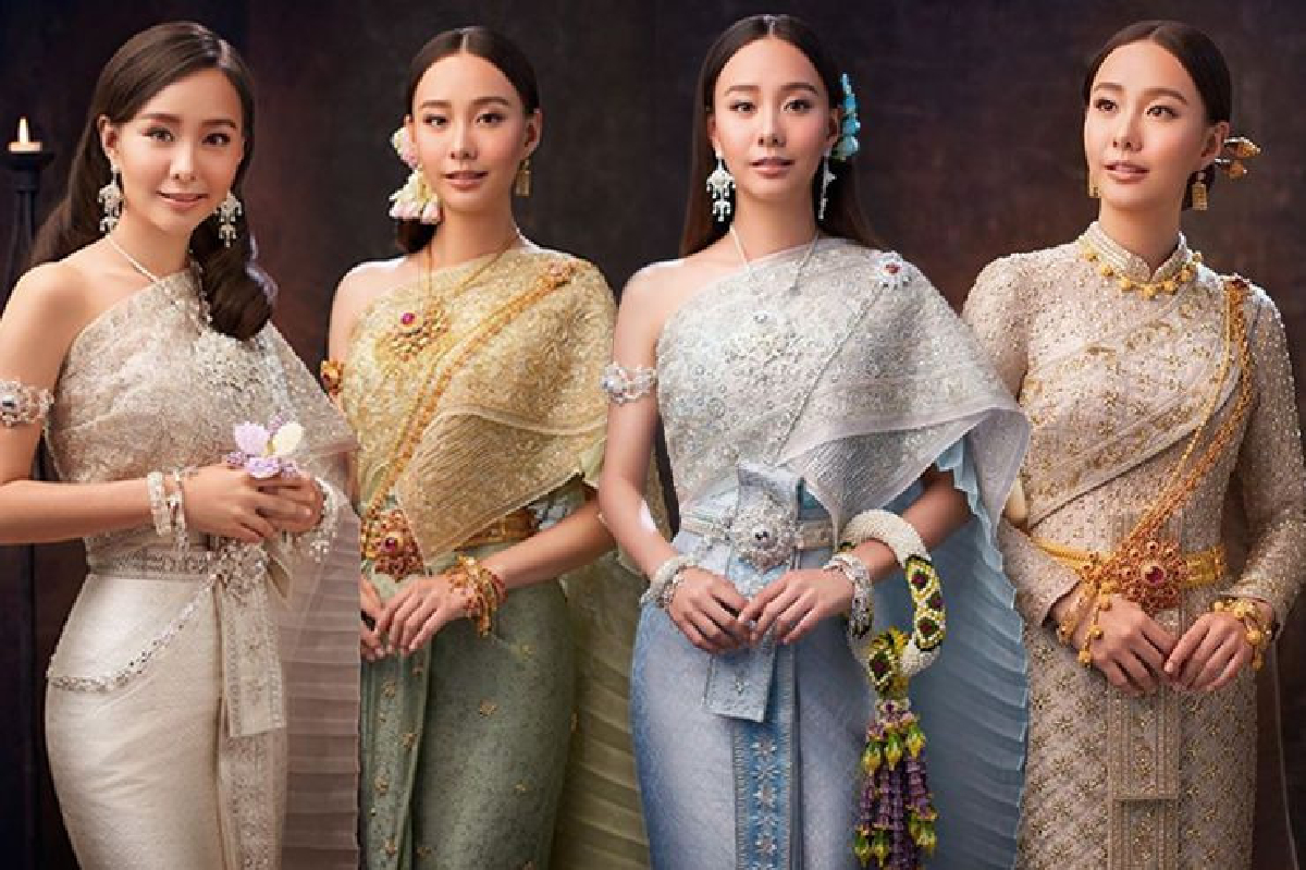จัดเต็มในรอบ 10 ปี "เต้ย จรินทร์พร” งดงาม สูงส่งในชุดไทยเต็มยศ ดุจนางในวรรณคดี จัดเต็มในรอบ 10 ปี "เต้ย จรินทร์พร” งดงาม สูงส่งในชุดไทยเต็มยศ ดุจนางในวรรณคดี