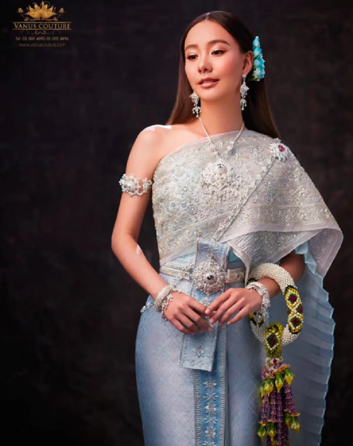 จัดเต็มในรอบ 10 ปี "เต้ย จรินทร์พร” งดงาม สูงส่งในชุดไทยเต็มยศ ดุจนางในวรรณคดี