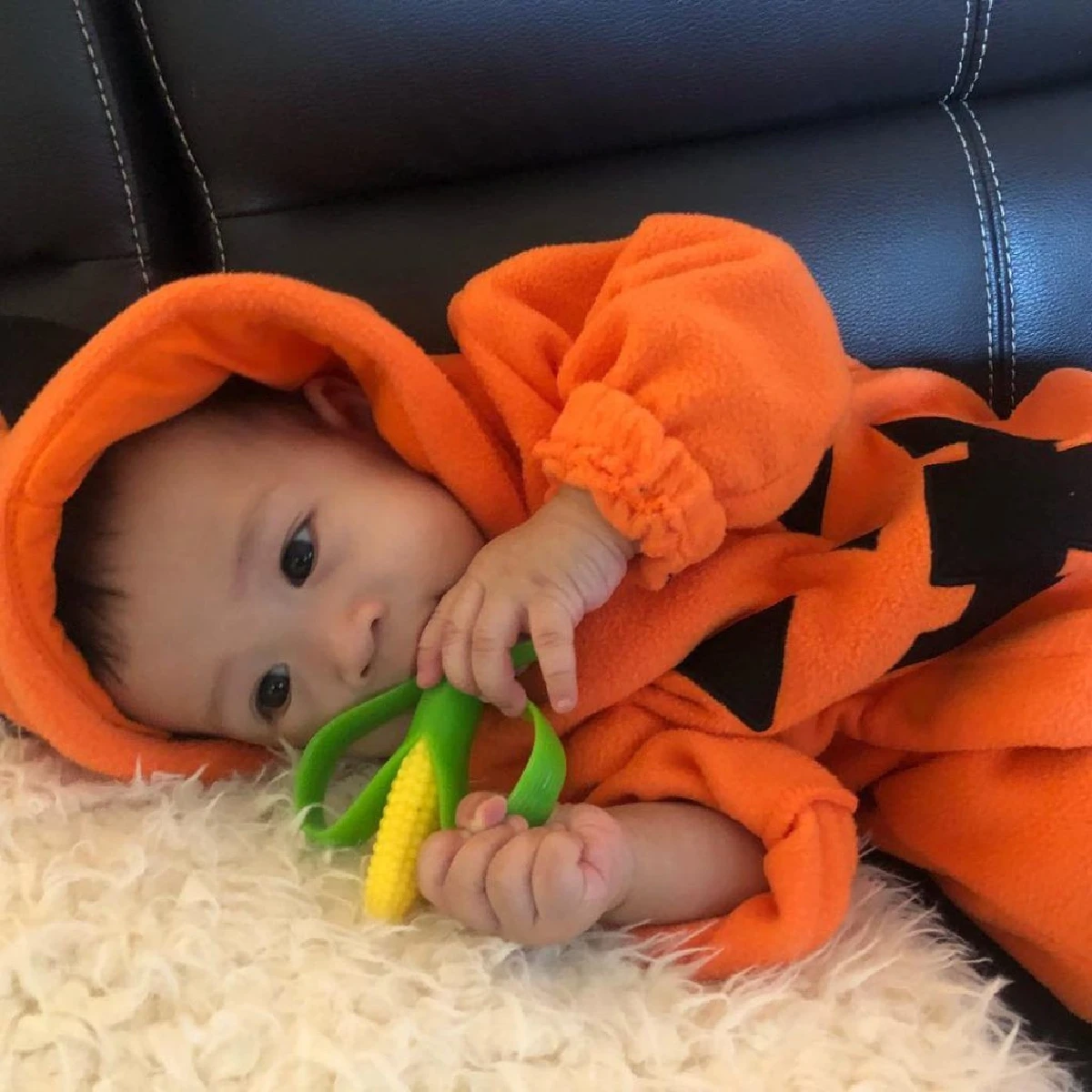 “น้องโพธิ์” ต้อนรับวันฮาโลวีน ขอแปลงร่างเป็น "ผีฟักทอง” สุดน่ารัก