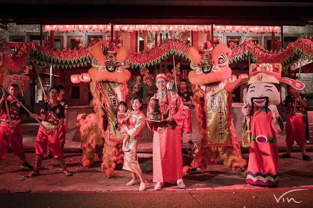 ทุ่มทุนสร้าง! กุ๊บกิ๊บ แต่งชุดจีนทั้งบ้าน เชิดมังกรฉลองวันเกิดให้ บี้ เคพีเอ็น