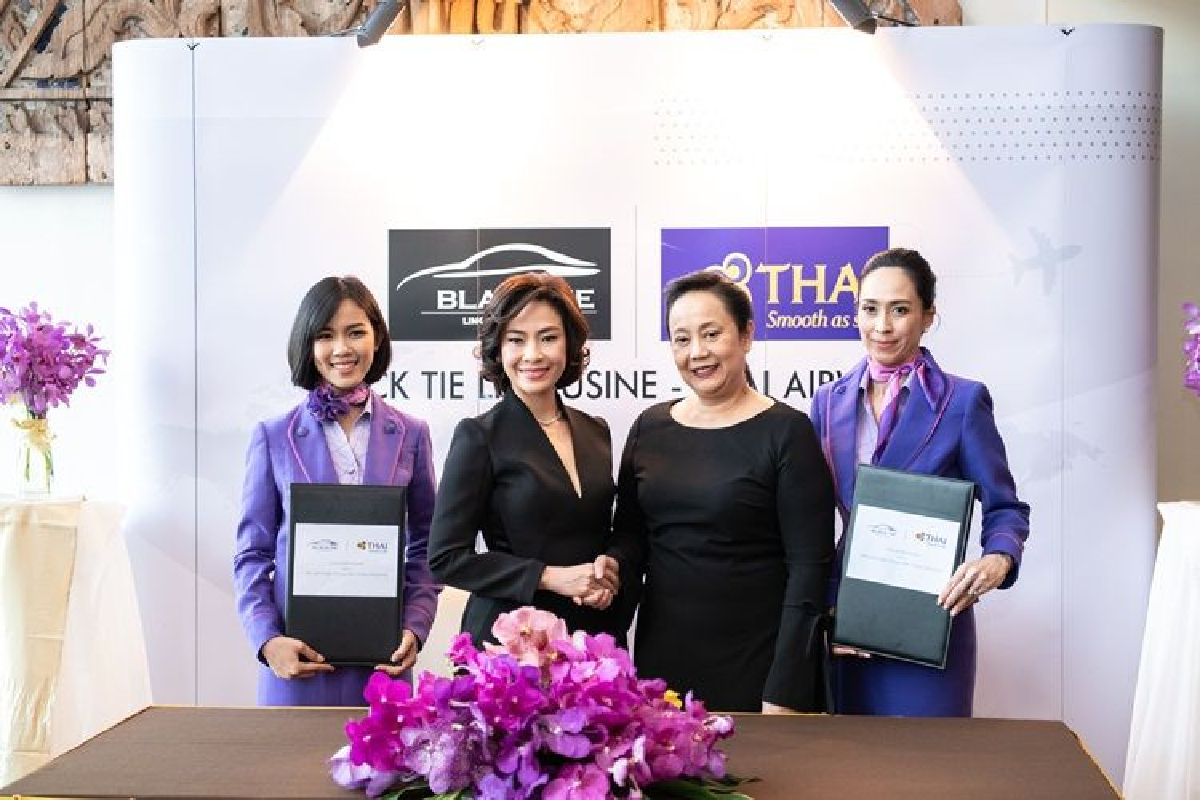 "แบล็คไท" จับมือ "การบินไทย" มอบประสบการณ์เหนือระดับแด่ลูกค้าคนสำคัญ บริการรถลีมูซีน รับ-ส่ง ถึงสนามบิน พร้อมขึ้นแท่นเบอร์หนึ่งคอนเซียจเซอร์วิสเมืองไทย "แบล็คไท" จับมือ "การบินไทย" มอบประสบการณ์เหนือระดับแด่ลูกค้าคนสำคัญ บริการรถลีมูซีน รับ-ส่ง ถึงสนามบิน พร้อมขึ้นแท่นเบอร์หนึ่งคอนเซียจเซอร์วิสเมืองไทย