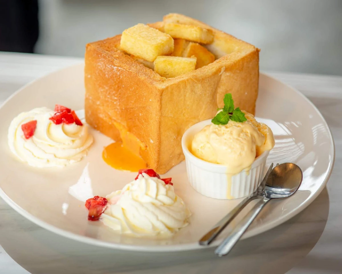 มา นา เด้อ คาเฟ่กลางทุ่งนาเมืองดอกบัว