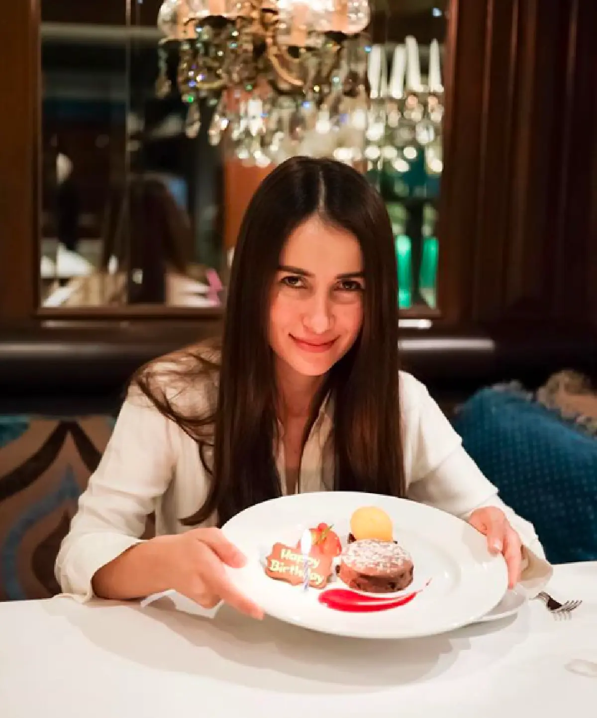 "แอน ทองประสม” ดินเนอร์หวานกับ "เอ ทินพันธ์” ฉลองวันเกิดอายุครบ 42 แบบเรียบง่าย