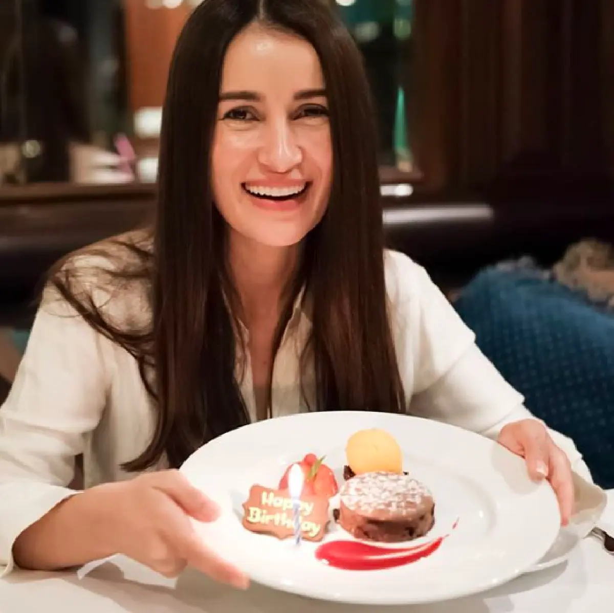 "แอน ทองประสม” ดินเนอร์หวานกับ "เอ ทินพันธ์” ฉลองวันเกิดอายุครบ 42 แบบเรียบง่าย