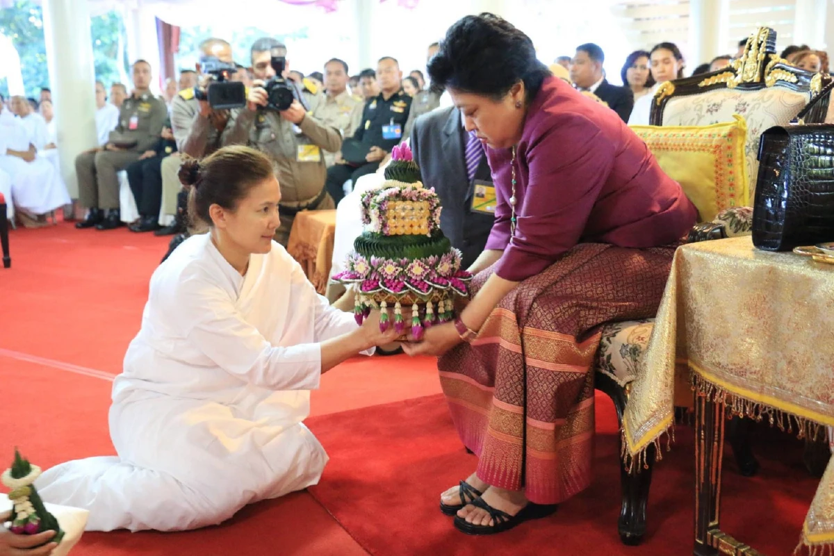 "คุณน้ำผึ้ง" พระขนิษฐา "พระองค์โสมฯ" สละเพศฆราวาสบวชที่อุดร