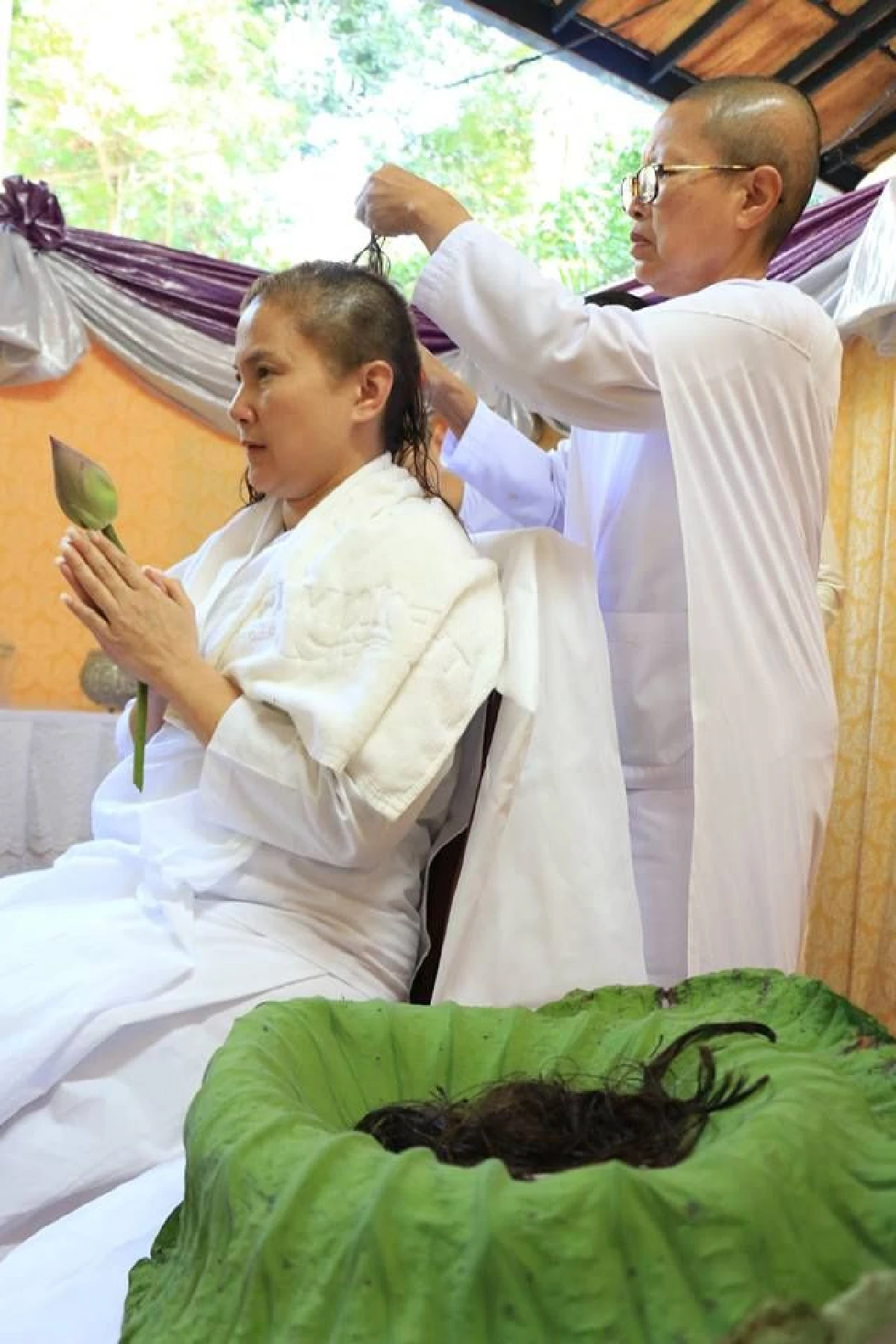 "คุณน้ำผึ้ง" พระขนิษฐา "พระองค์โสมฯ" สละเพศฆราวาสบวชที่อุดร