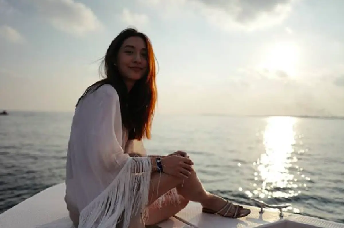 ไปกับใคร!? “มิว นิษฐา” สุดแฮปปี้เคลียร์คิวแพ็คกระเป๋า เที่ยวมัลดีฟส์รับลมทะเลชิวๆ