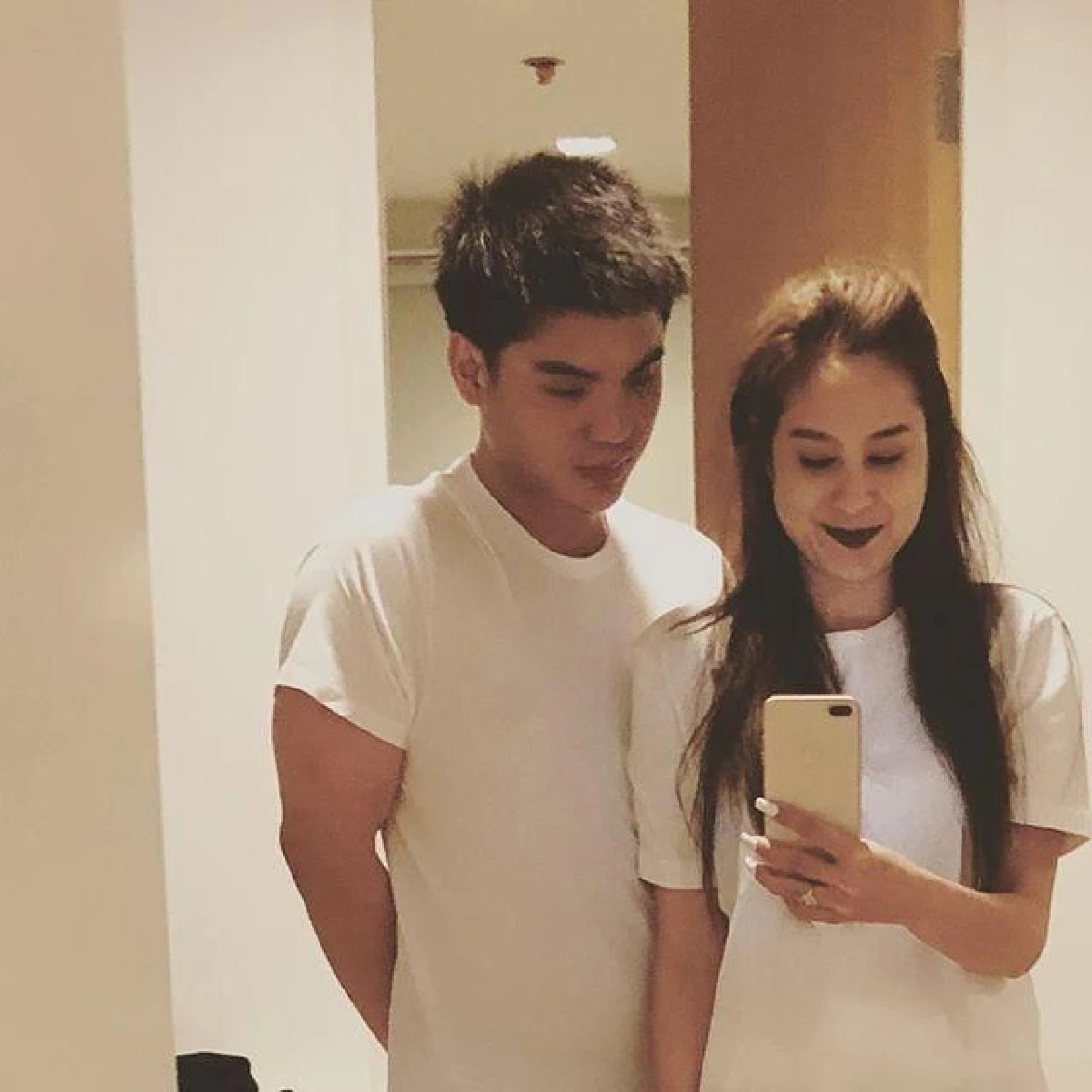 เพียงสองเรา! ขวัญ อุษามณี ควง ไฮโซแพทริค สวีทหวานริมทะเลสมุย