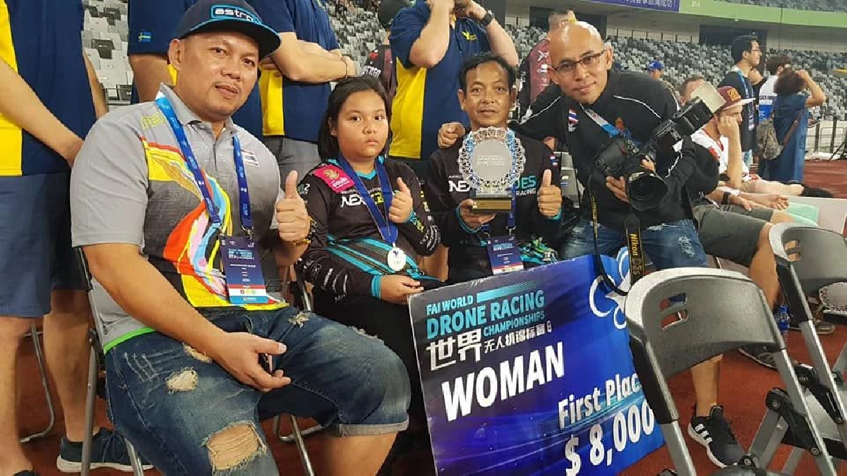 แชมป์อายุน้อยที่สุด! "น้องมิลค์" เด็กไทยวัย 11ขวบคว้าชัยบังคับโดรนโลก