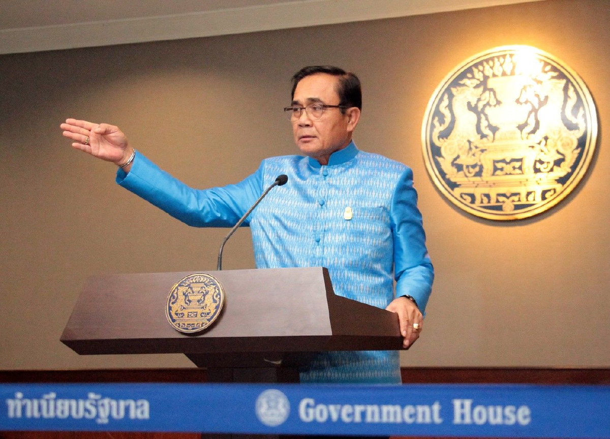 "บิ๊กตู่"เผยถกปลดล็อกการเมืองหลัง "พ.ร.ฎ.เลือกตั้ง" ประกาศธ.ค.นี้ "บิ๊กตู่"เผยถกปลดล็อกการเมืองหลัง "พ.ร.ฎ.เลือกตั้ง" ประกาศธ.ค.นี้