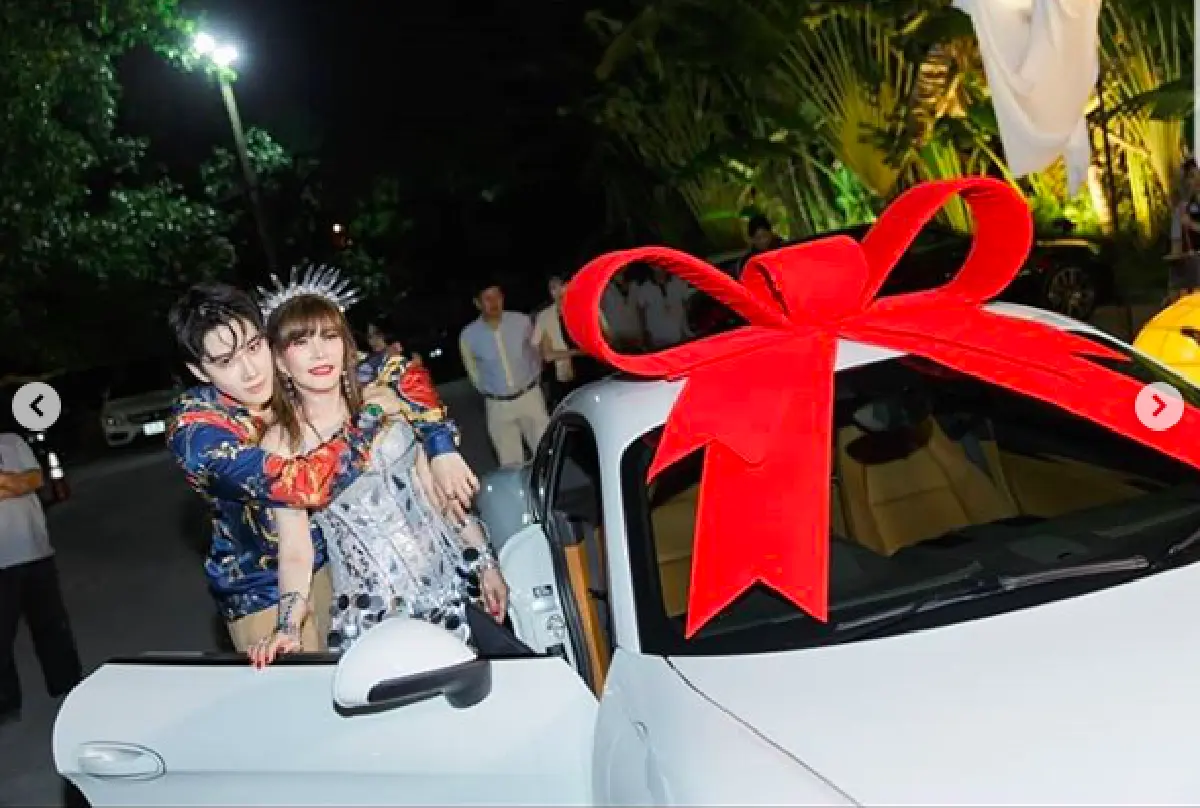 ภาพบรรยากาศงานปาร์ตี้วันเกิดสุดแซ่บของ “แม่ตุ๊ก” ในธีม Disco สุดมันส์