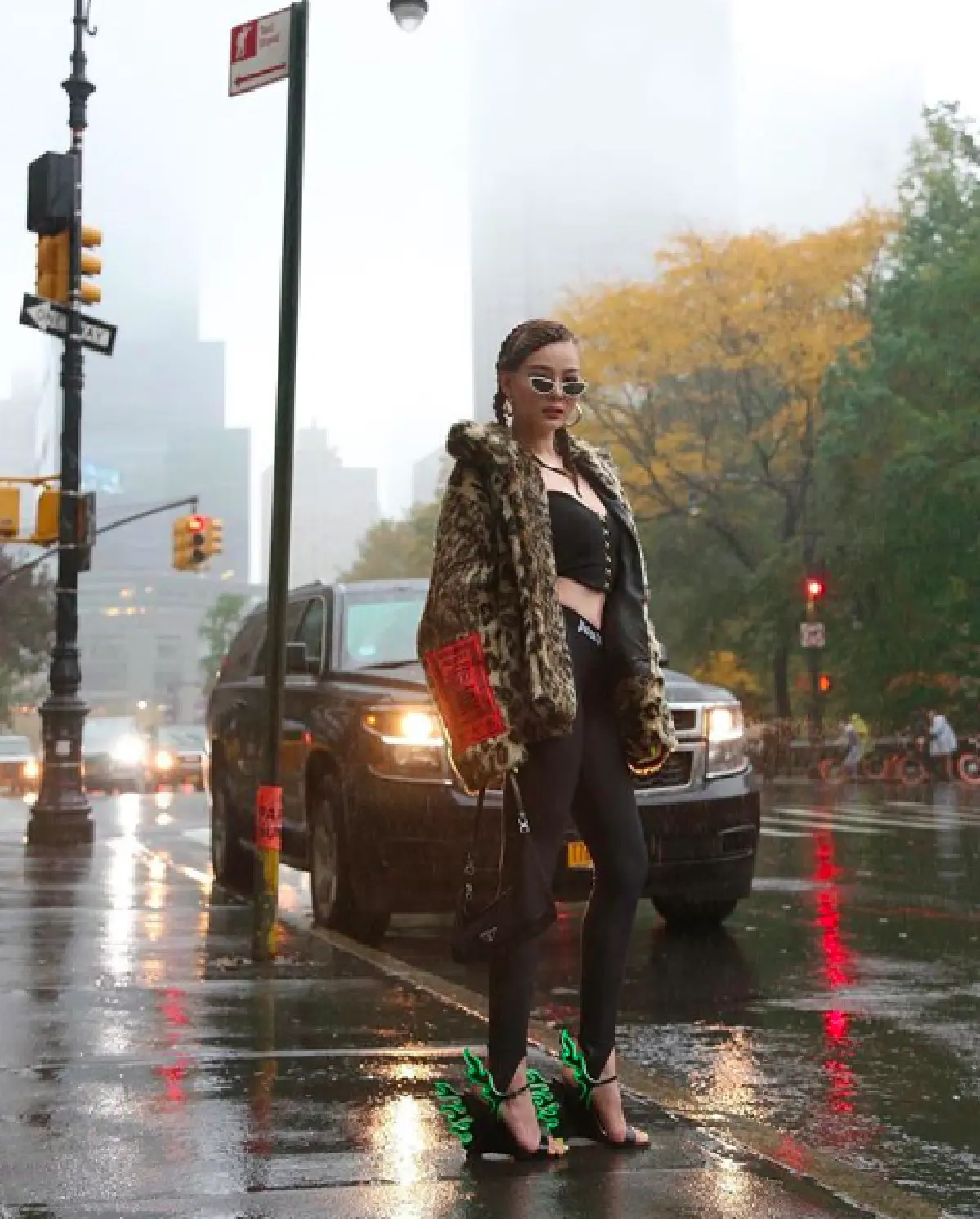 แซ่บแพ็คคู่ไปเลย “คริส-ดิว” แท็กทีมตะลุยนิวยอร์ก ชมแฟชั่นโชว์ Victoria’s Secret