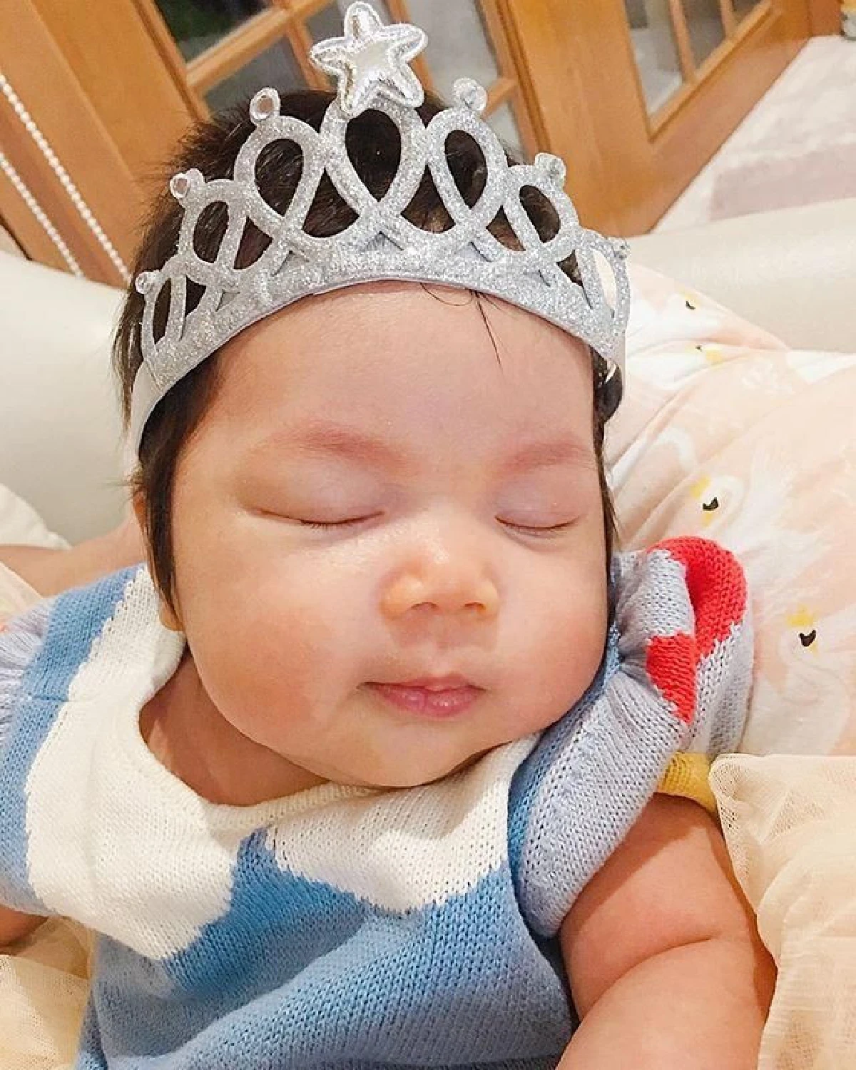 ภาพน่ารัก! น้องปาลิน ลูกสาว เป้ย ปานวาด แจกรอยยิ้มหวานในอ่างอาบน้ำ