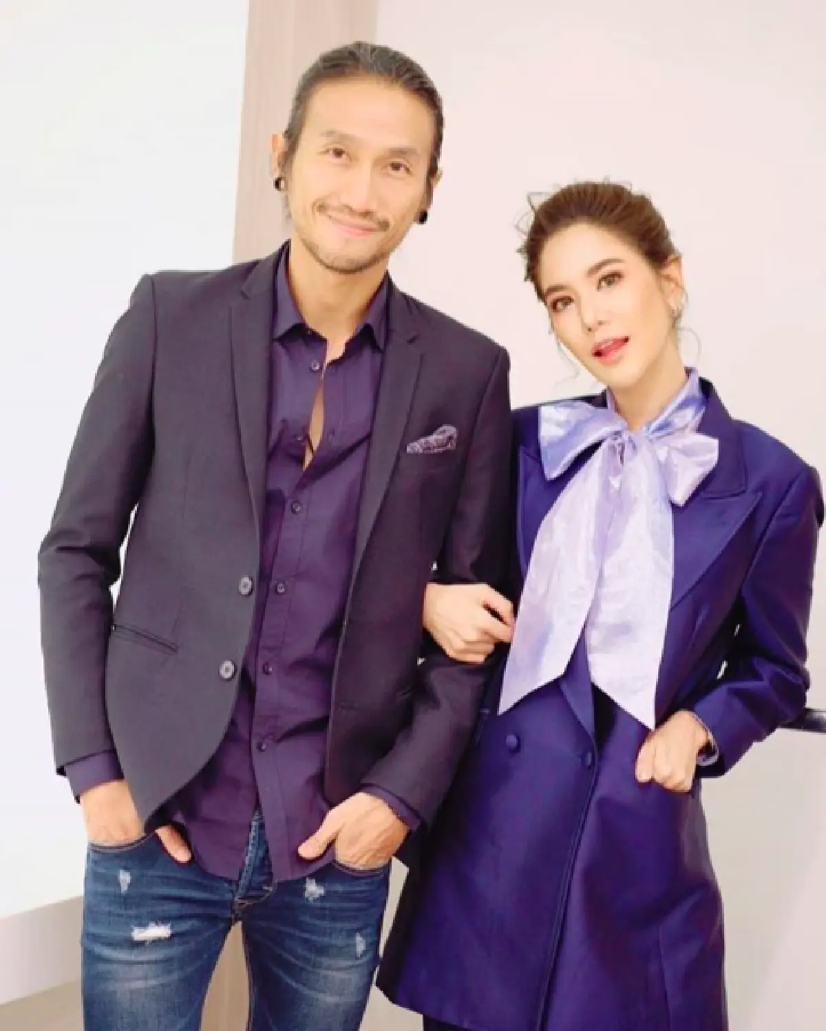 “ตูน-ก้อย” พร้อมแท็กทีมงาน “ก้าวคนละก้าว” รวมตัวครบรอบหนึ่งปี พากันเที่ยวทะเลเกาะเสม็ด