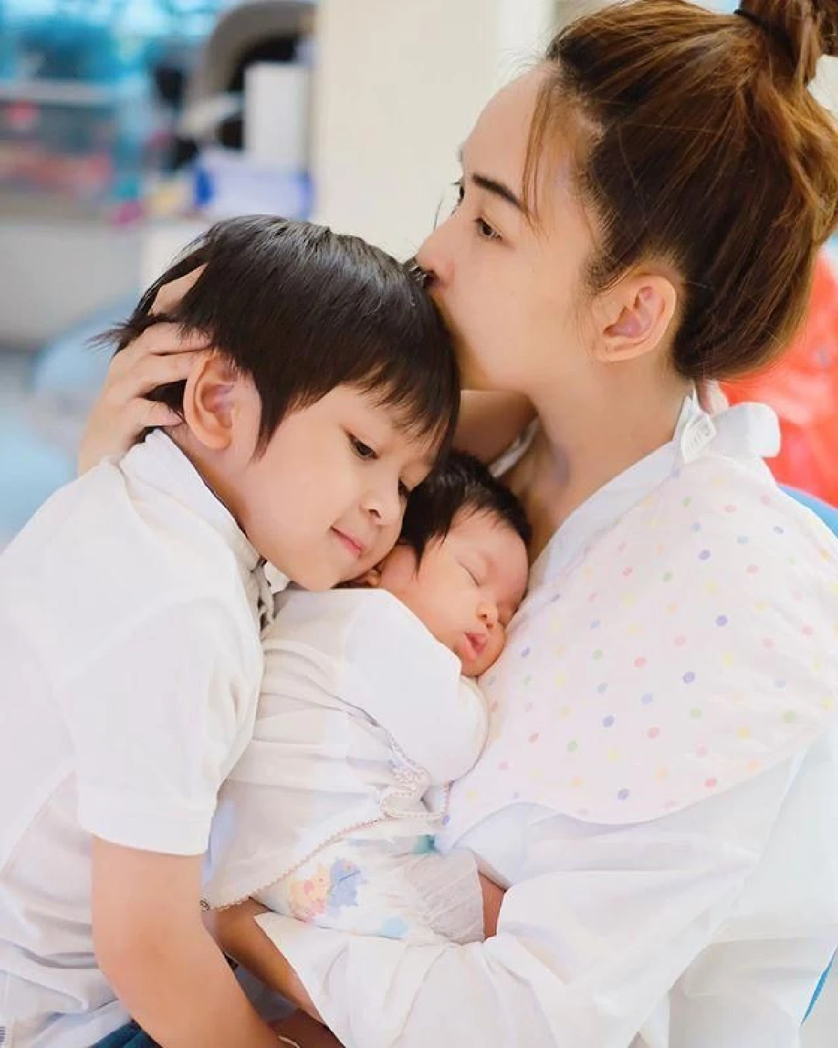 ภาพน่ารัก! น้องปาลิน ลูกสาว เป้ย ปานวาด แจกรอยยิ้มหวานในอ่างอาบน้ำ