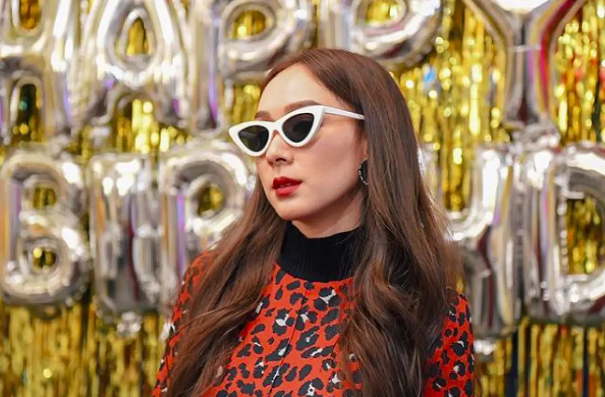 "โฟร์ ศกลรัตน์” เซอร์ไพรส์วันเกิดคุณแม่ ด้วยเค้กซ่อนพวงมาลัยเแบงค์พันยาวไว้ข้างใน