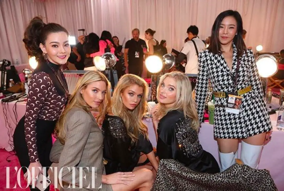 “คริส-ดิว” กระทบไหล่เหล่านางแบบตัวแม่เบื้องหลังเวที Victoria’s Secret