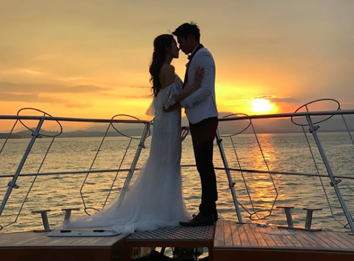 “ยุ้ย-ธันน์” จัดปาร์ตี้เล็กๆ สุดอบอุ่นบนเรือ พร้อมเผยความในใจของทั้งคู่