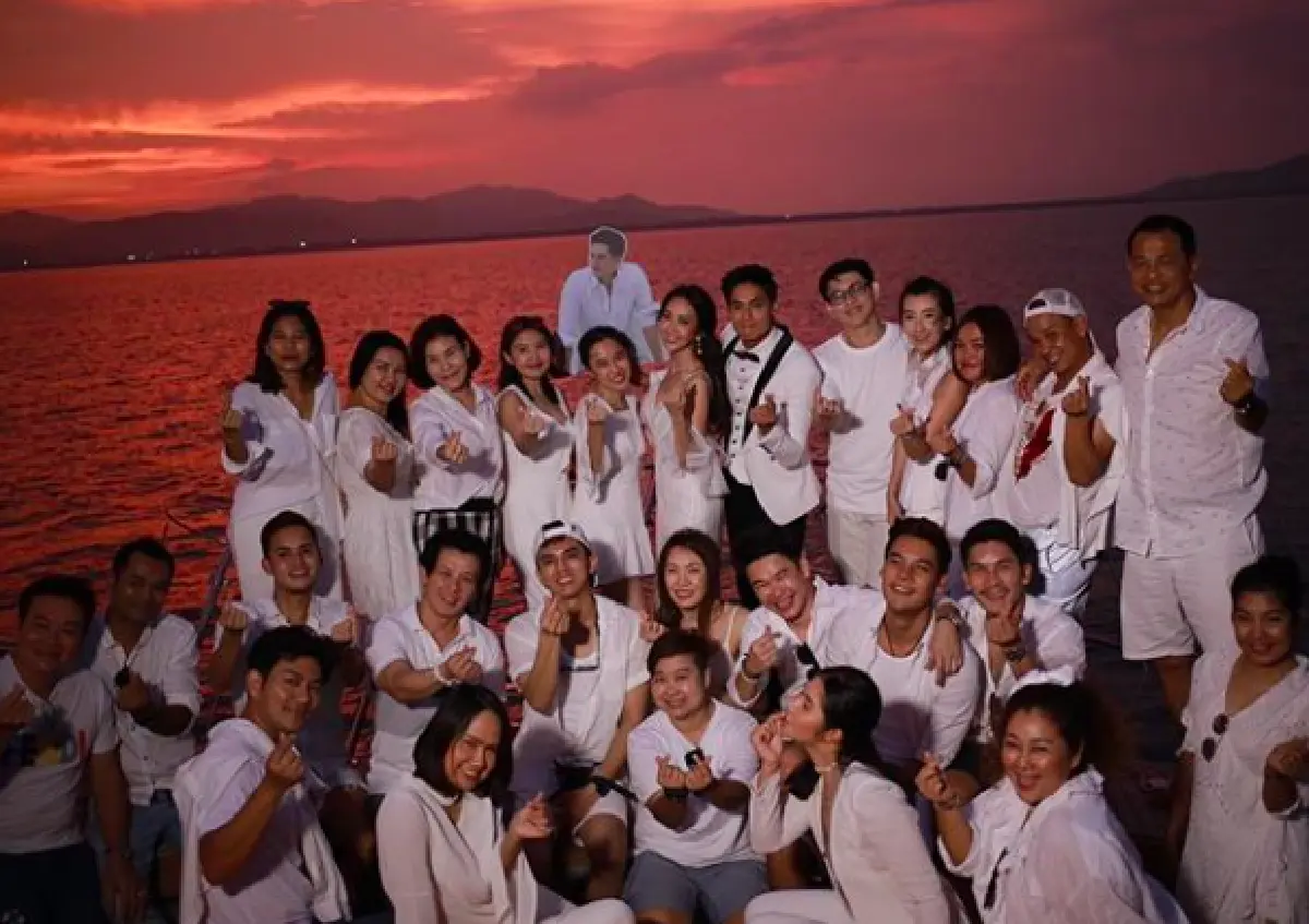 “ยุ้ย-ธันน์” จัดปาร์ตี้เล็กๆ สุดอบอุ่นบนเรือ พร้อมเผยความในใจของทั้งคู่