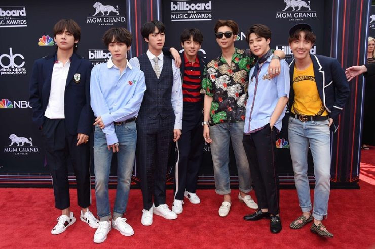 ทีวีญี่ปุ่นเลื่อนโชว์วง BTS ของเกาหลี ทีวีญี่ปุ่นเลื่อนโชว์วง BTS ของเกาหลี