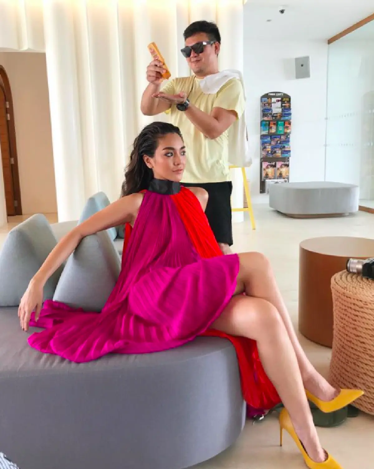 สยบทุกสายตา! "ปราง กัญญ์ณรัณ” อวดหุ่นเฟิร์มท้าลมทะเลเบาๆ ที่เกาะสมุย