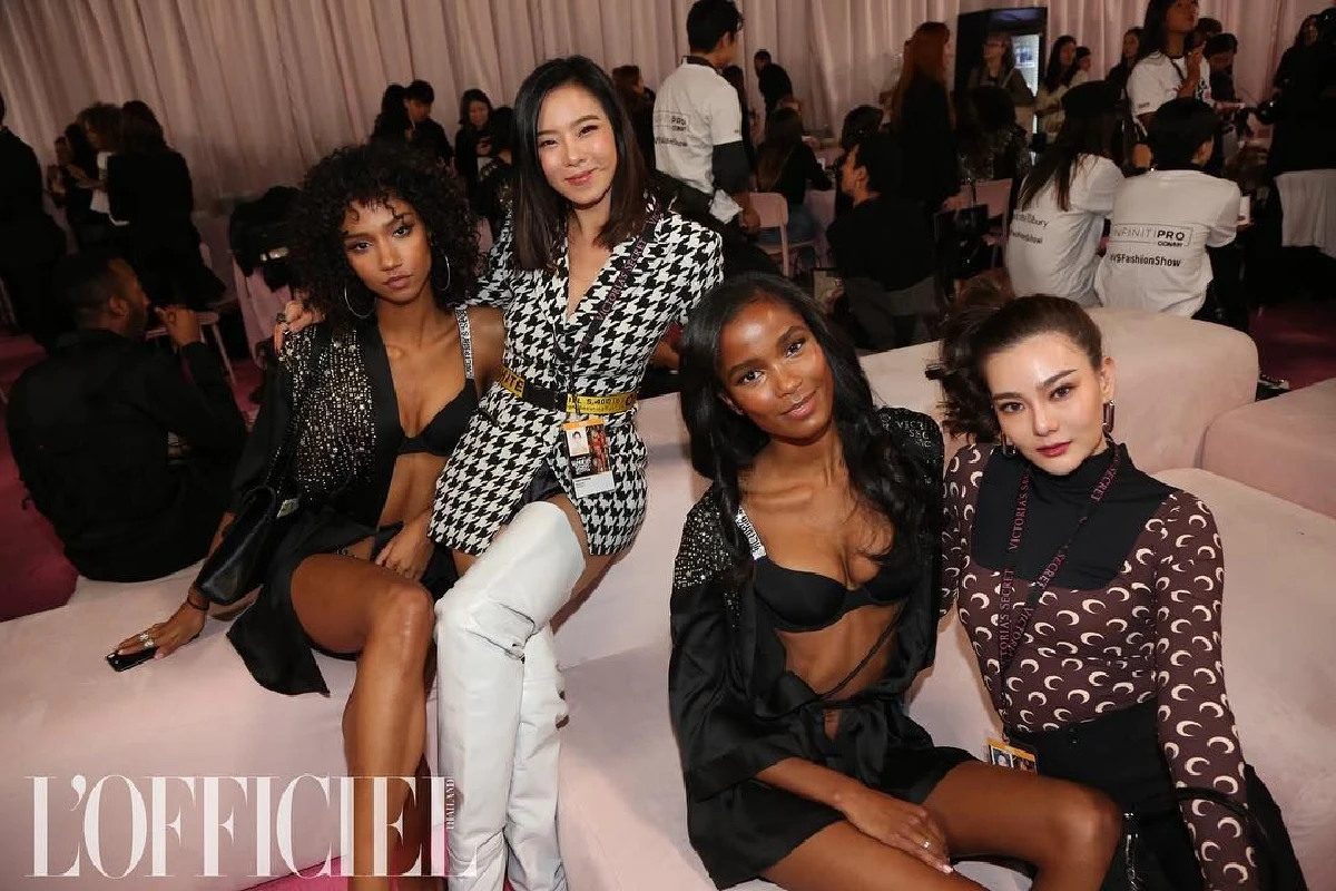 “คริส-ดิว” กระทบไหล่เหล่านางแบบตัวแม่เบื้องหลังเวที Victoria’s Secret