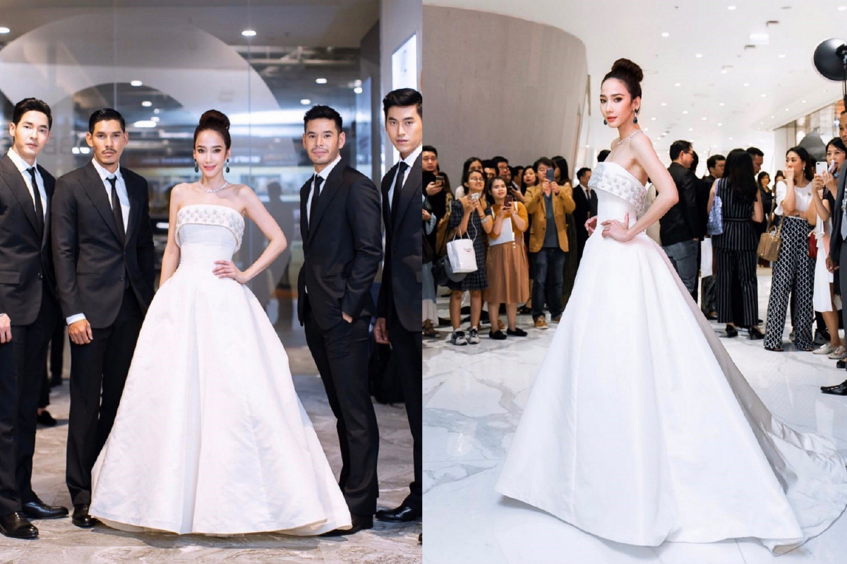 ยืนหนึ่งไอคอนสยาม! อั้ม พัชราภา สวยสง่าในชุดเดรสเกาะอกสีขาว ยืนหนึ่งไอคอนสยาม! อั้ม พัชราภา สวยสง่าในชุดเดรสเกาะอกสีขาว